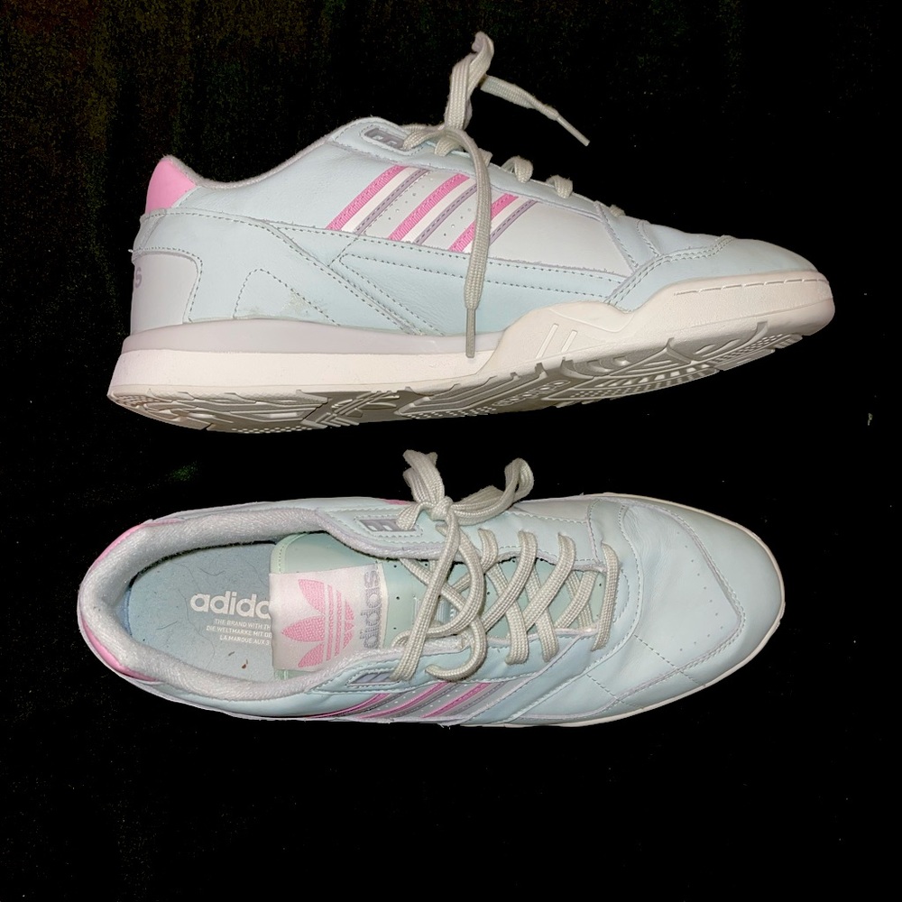 Adidas striped shoe